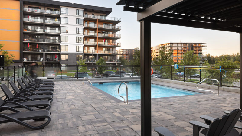 Loges 550_StephaneGroleau-2197-B copie Piscine extérieure et pergola du Loges 550 – LOGES Saint-Nicolas, Lévis