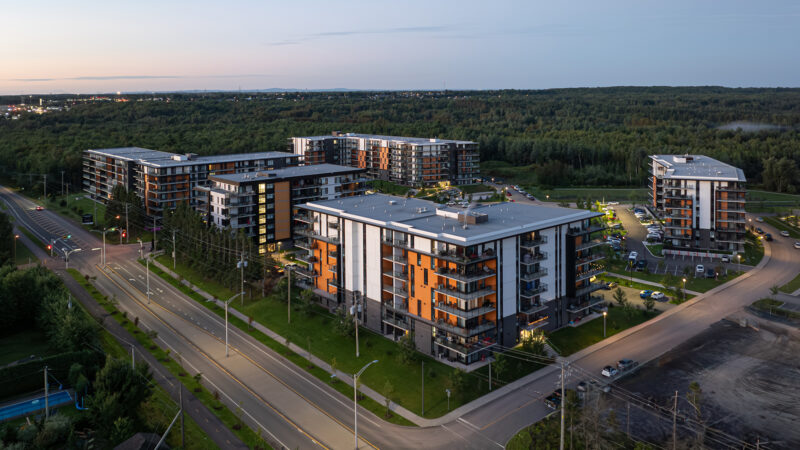 Loges550_StephaneGroleau-931-C_crop Vue aérienne du quartier LOGES Saint-Nicolas au crépuscule, Lévis